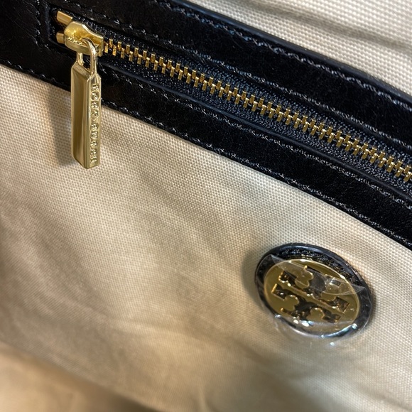 TORY BURCH Smooth Soft Shiny Black Leather Tote - Picture 6 of 9